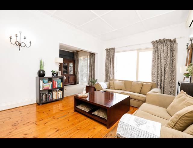 4 BEDROOM FREEHOLD FOR SALE IN ESSENWOOD